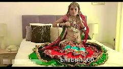 Gujarati indian babe jasmine mathur garba dance and showing bobbs